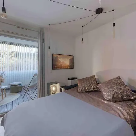 Cosy 30m² Avec Terrasse - A 10 Min De Paris *